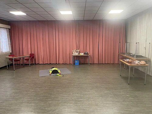 Afbeelding: 10 geslaagden met hun diploma (482062454_1107167967877025_1575585425755610602_n.jpg)