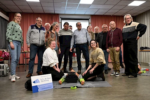 Afbeelding: A.A. de Haan Stichting schenkt twee reanimatiepoppen (de_haan_001_16-2.jpeg)